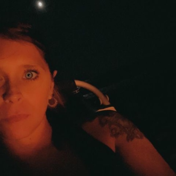 Meet your Posher, Amanda - Picture 1 of 1